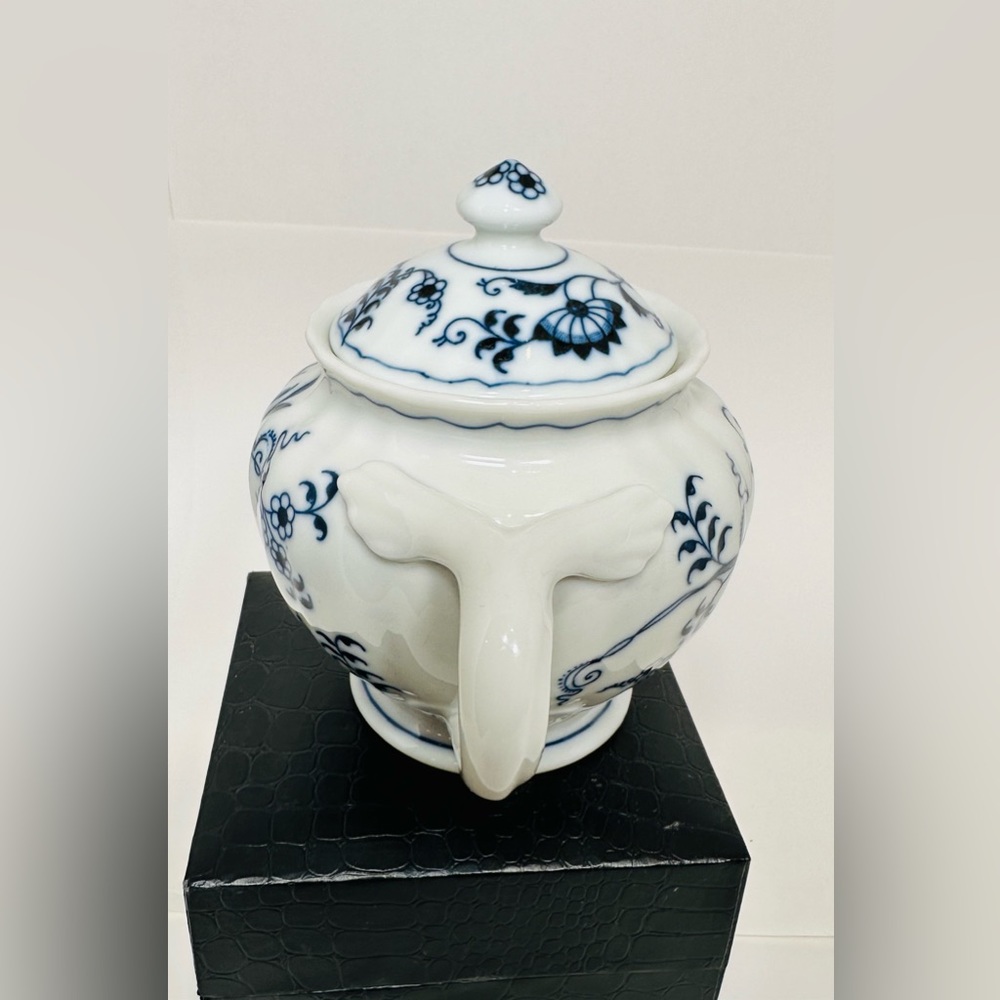 Vintage Blue Danube Porcelain Cream & Sugar Set - Picture 3 of 14